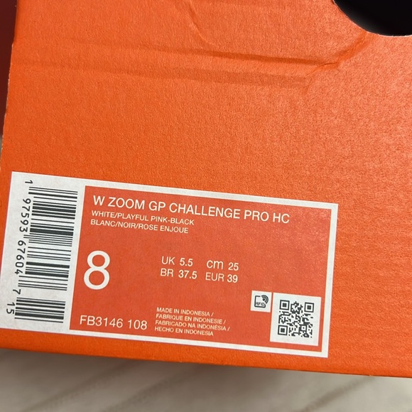 Nike women’s tennis shoes - Picture 14 of 14